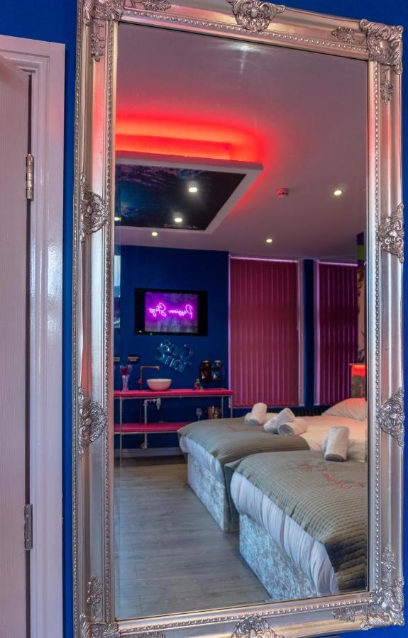 Luxury Apartments Liverpool City Center Buitenkant foto